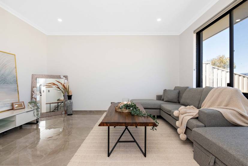 28 Addington Loop, PIARA WATERS, WA 6112 AUS