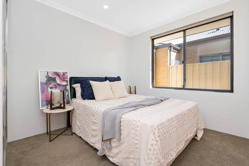 28 Addington Loop, PIARA WATERS, WA 6112 AUS