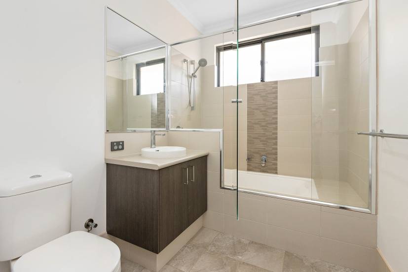 28 Addington Loop, PIARA WATERS, WA 6112 AUS