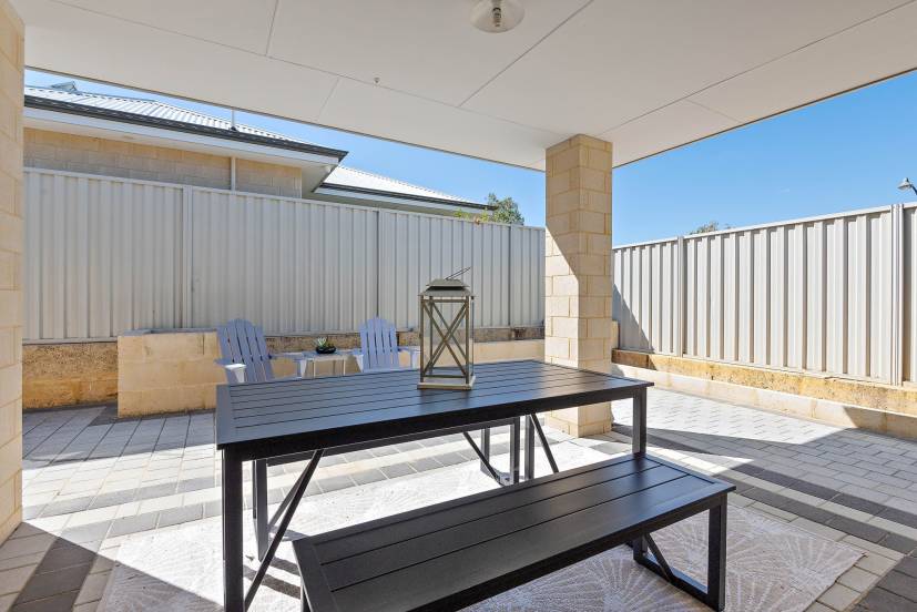 28 Addington Loop, PIARA WATERS, WA 6112 AUS