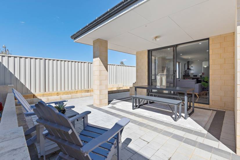 28 Addington Loop, PIARA WATERS, WA 6112 AUS