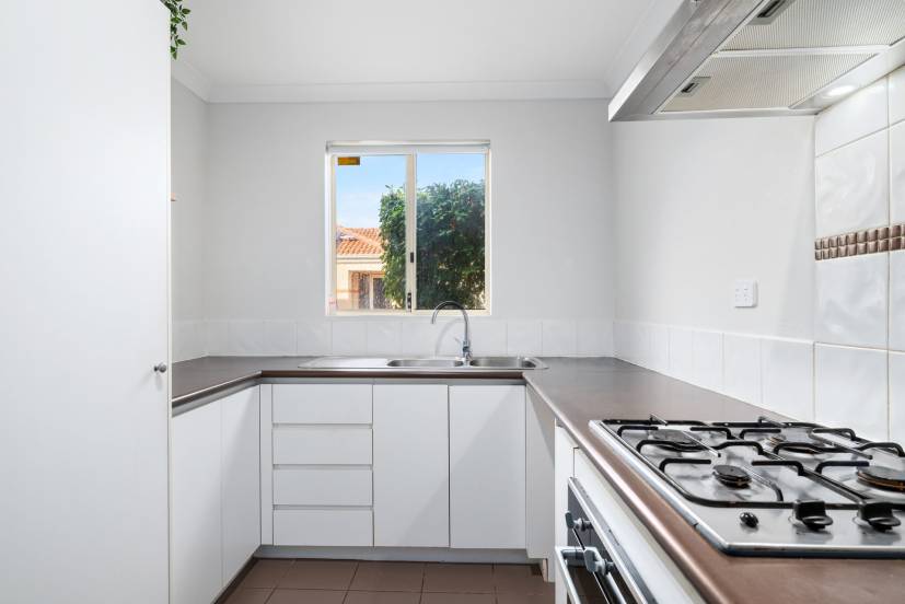 10/12 Arthur Street, CANNINGTON, WA 6107 AUS