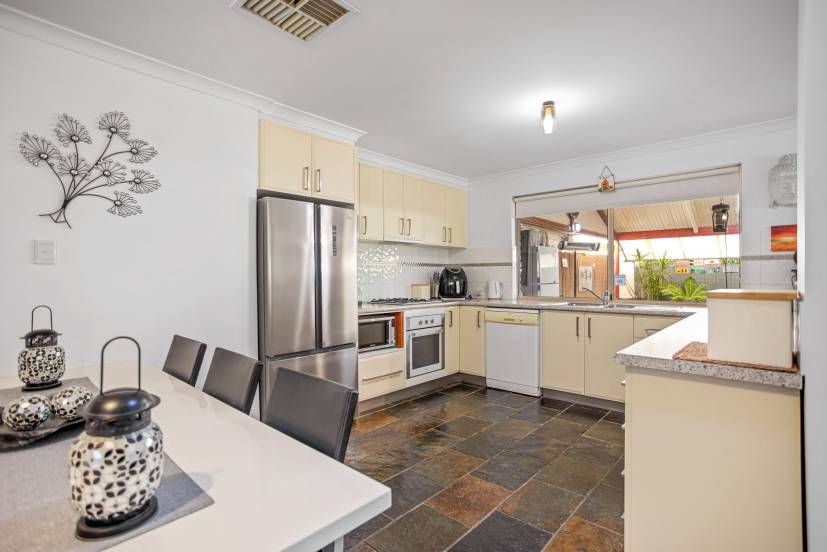 65 Huntingdale Road, HUNTINGDALE, WA 6110 AUS
