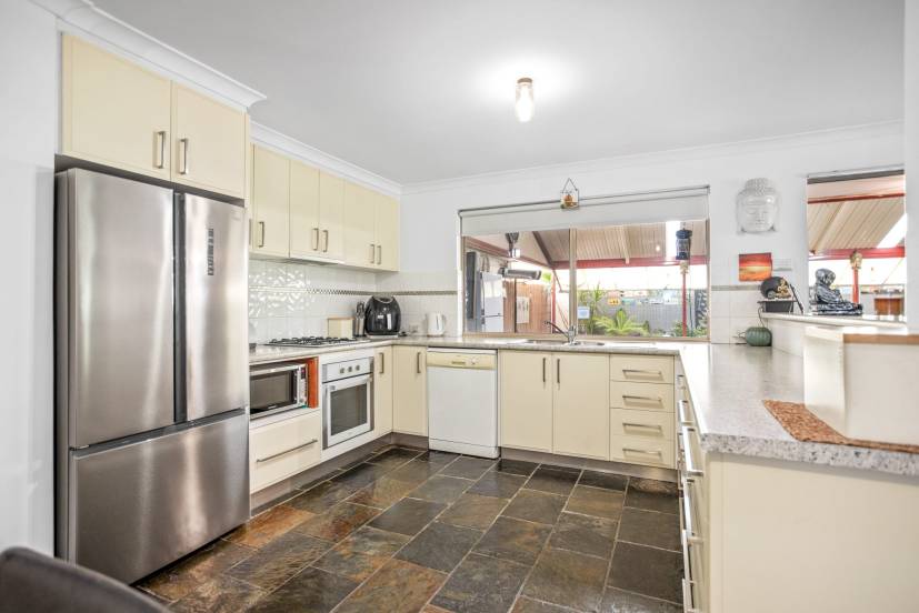65 Huntingdale Road, HUNTINGDALE, WA 6110 AUS