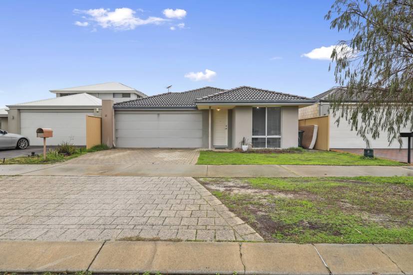 21 Binomial Way, PIARA WATERS, WA 6112 AUS