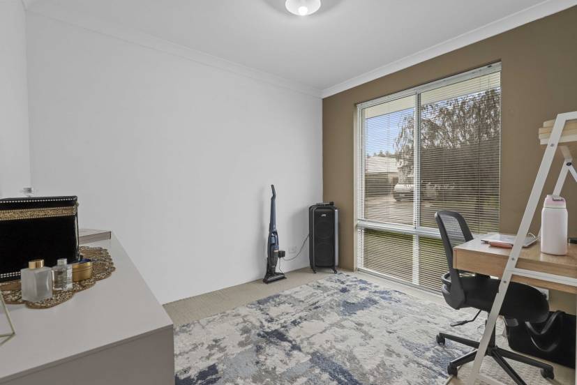 21 Binomial Way, PIARA WATERS, WA 6112 AUS