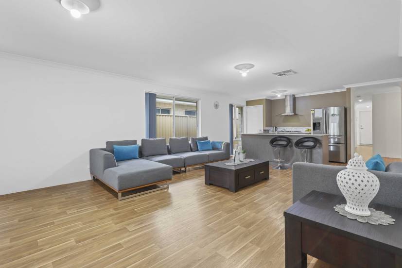 21 Binomial Way, PIARA WATERS, WA 6112 AUS