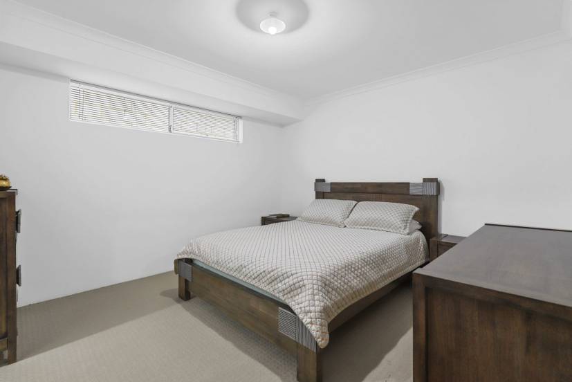21 Binomial Way, PIARA WATERS, WA 6112 AUS