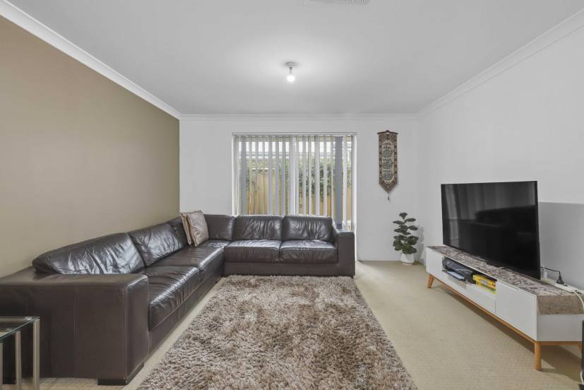 21 Binomial Way, PIARA WATERS, WA 6112 AUS