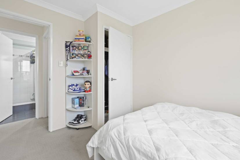 21 Binomial Way, PIARA WATERS, WA 6112 AUS