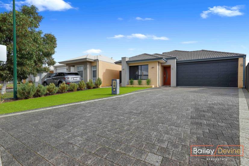 5 Plavin Street, PIARA WATERS, WA 6112 AUS