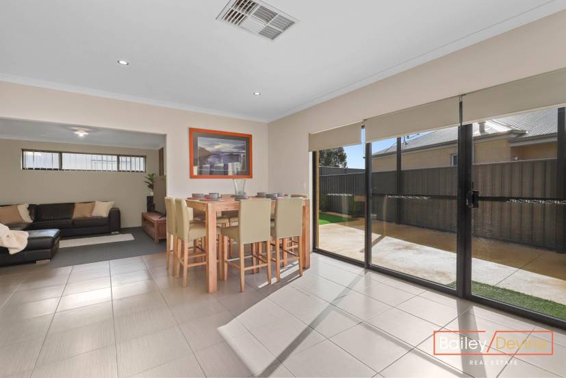 5 Plavin Street, PIARA WATERS, WA 6112 AUS