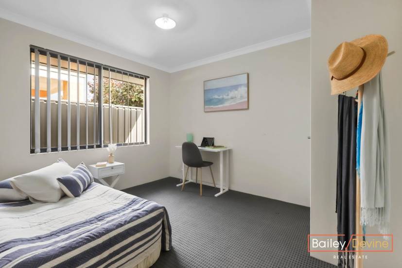 5 Plavin Street, PIARA WATERS, WA 6112 AUS