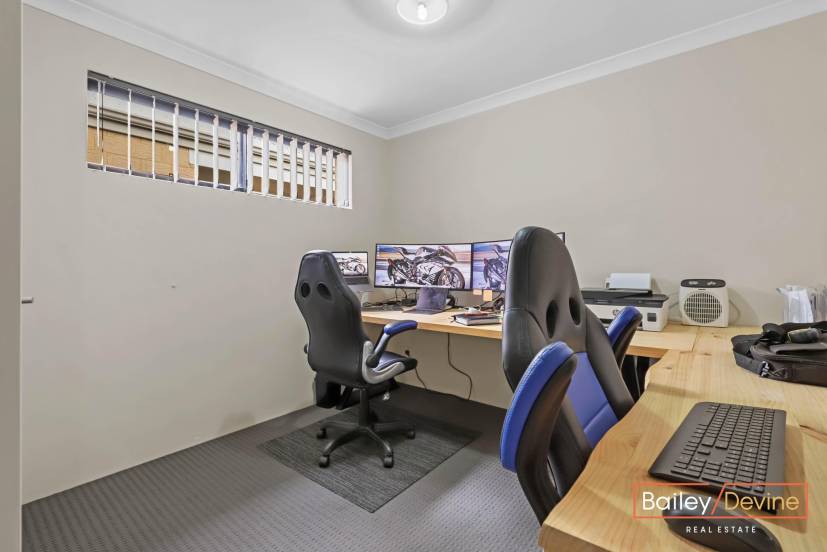 5 Plavin Street, PIARA WATERS, WA 6112 AUS