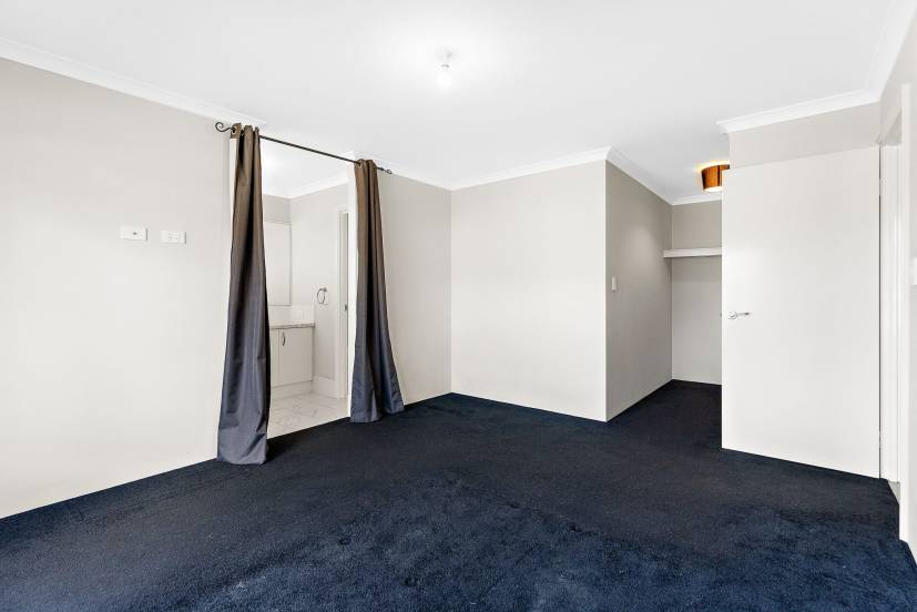 7 Tuff Way, PIARA WATERS, WA 6112 AUS