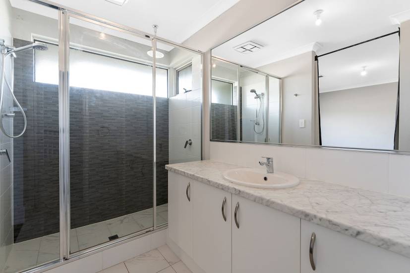 7 Tuff Way, PIARA WATERS, WA 6112 AUS