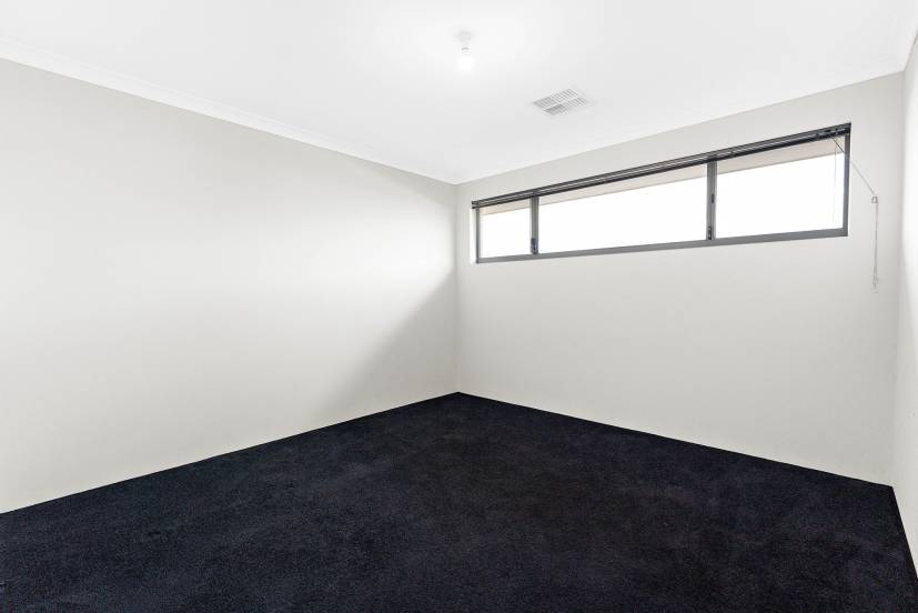 7 Tuff Way, PIARA WATERS, WA 6112 AUS