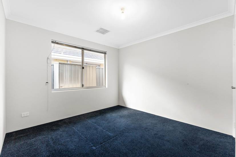 7 Tuff Way, PIARA WATERS, WA 6112 AUS