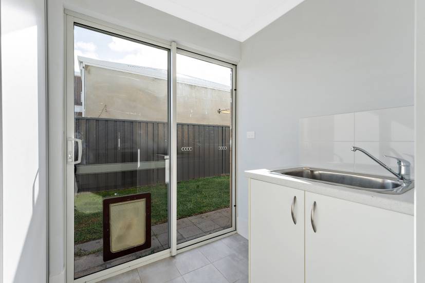 7 Tuff Way, PIARA WATERS, WA 6112 AUS