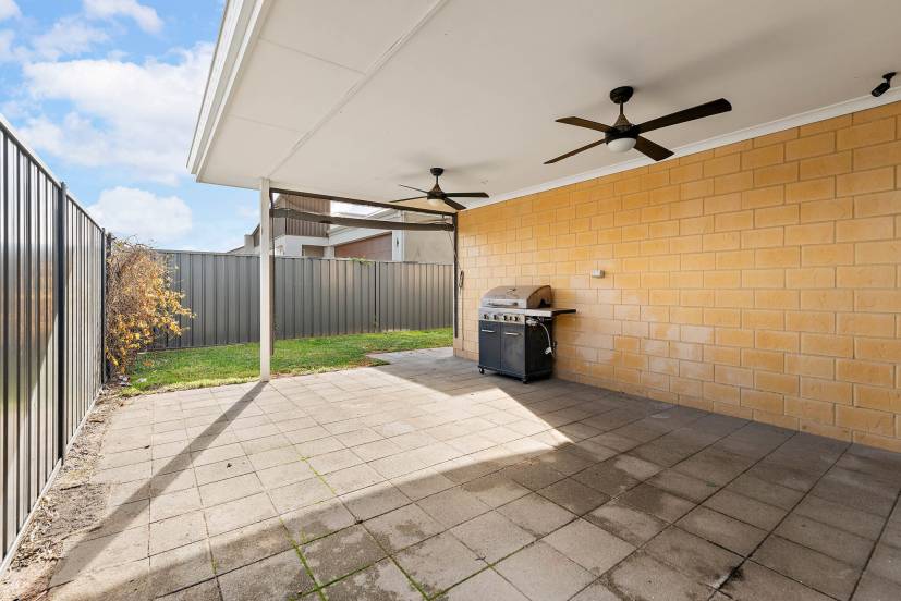 7 Tuff Way, PIARA WATERS, WA 6112 AUS