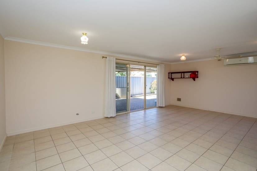 9/7 Lester Drive, THORNLIE, WA 6108 AUS