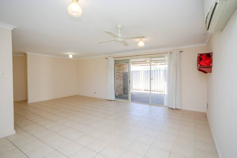 9/7 Lester Drive, THORNLIE, WA 6108 AUS