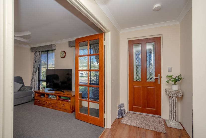 5 Goldfinch Bend, HARRISDALE, WA 6112 AUS