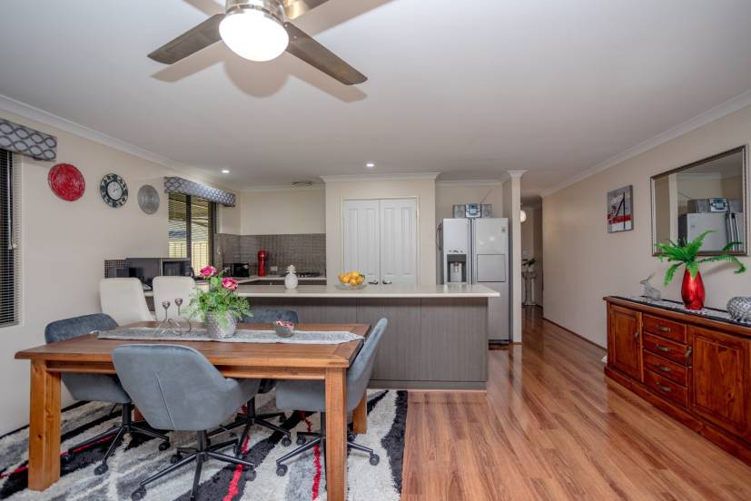 5 Goldfinch Bend, HARRISDALE, WA 6112 AUS