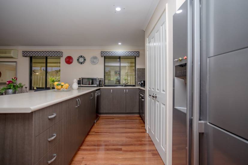 5 Goldfinch Bend, HARRISDALE, WA 6112 AUS