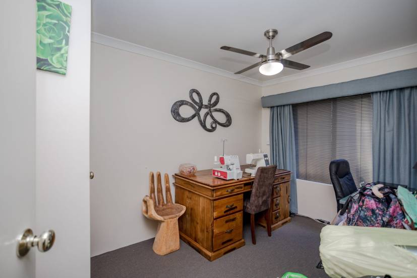 5 Goldfinch Bend, HARRISDALE, WA 6112 AUS