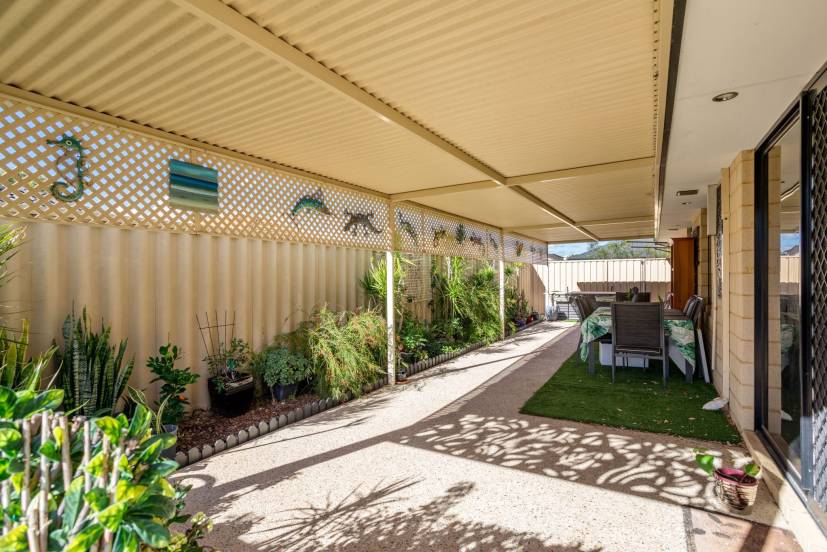 5 Goldfinch Bend, HARRISDALE, WA 6112 AUS