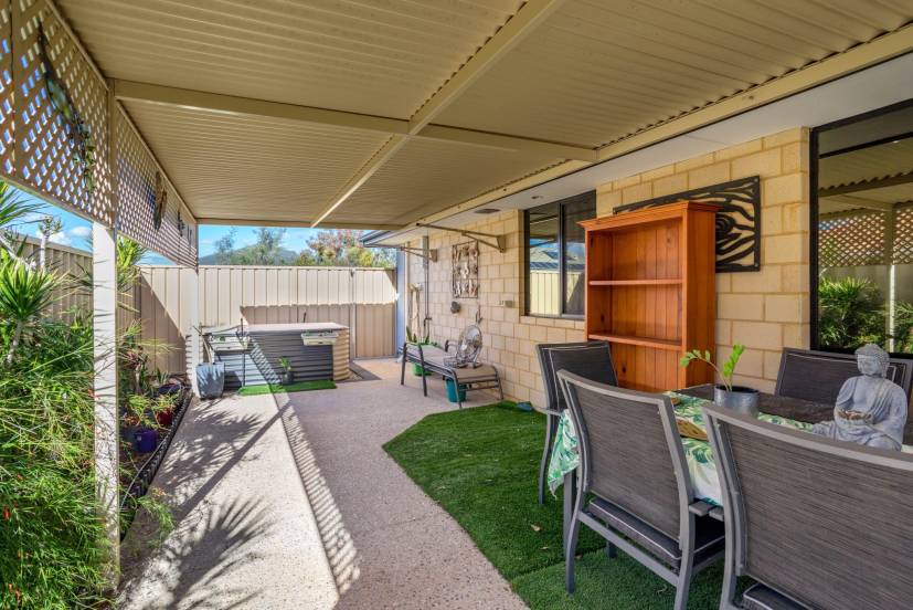 5 Goldfinch Bend, HARRISDALE, WA 6112 AUS