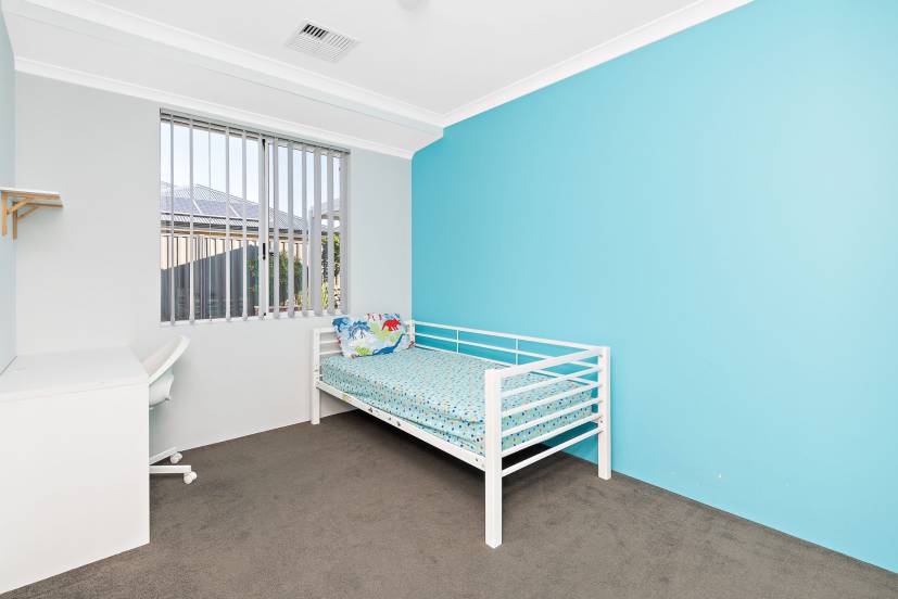10 Dunite Road, PIARA WATERS, WA 6112 AUS