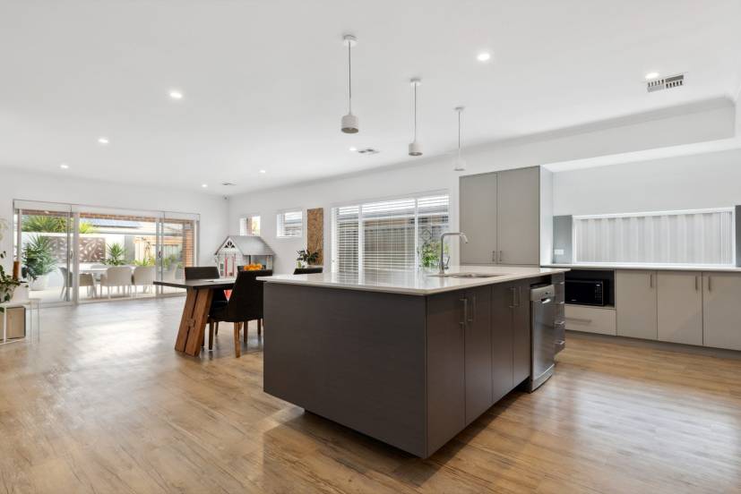 8 Littabella Avenue, WANDI, WA 6167 AUS