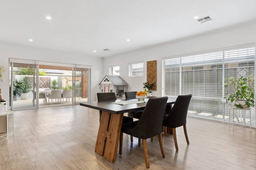 8 Littabella Avenue, WANDI, WA 6167 AUS