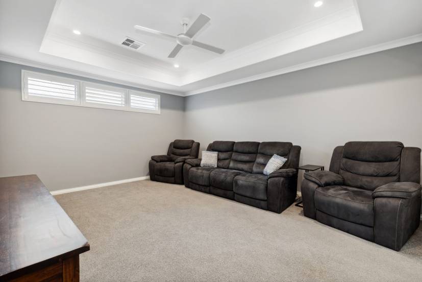 8 Littabella Avenue, WANDI, WA 6167 AUS