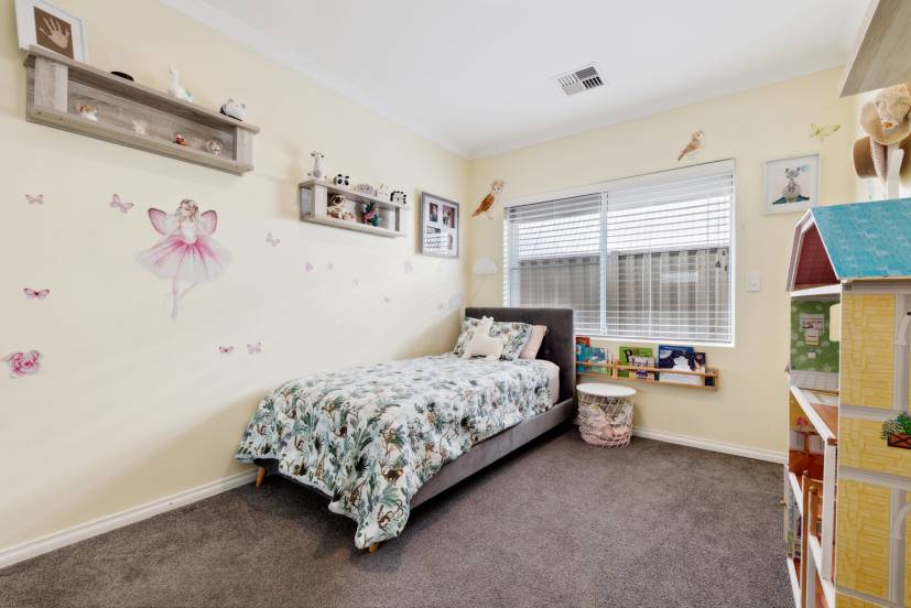 8 Littabella Avenue, WANDI, WA 6167 AUS