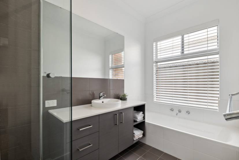 8 Littabella Avenue, WANDI, WA 6167 AUS
