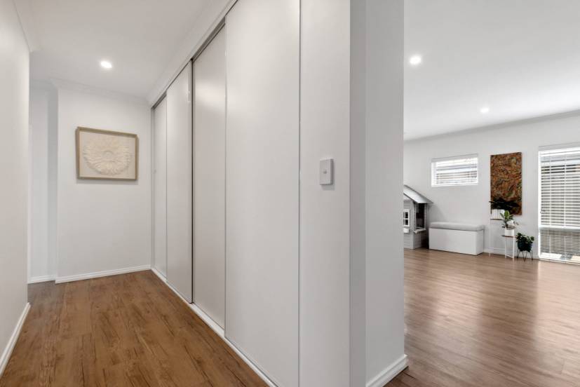 8 Littabella Avenue, WANDI, WA 6167 AUS
