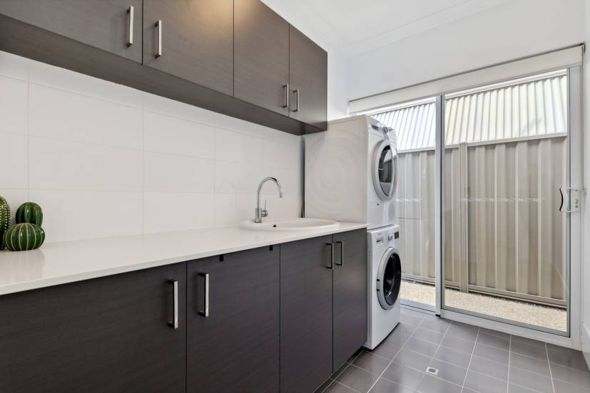 8 Littabella Avenue, WANDI, WA 6167 AUS
