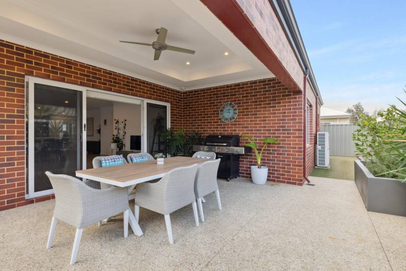 8 Littabella Avenue, WANDI, WA 6167 AUS