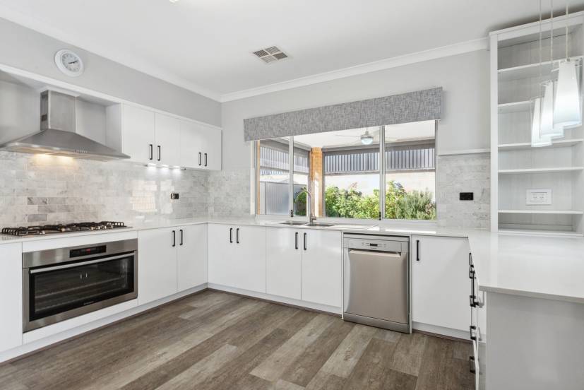 30 Barraberry Way, BYFORD, WA 6122 AUS