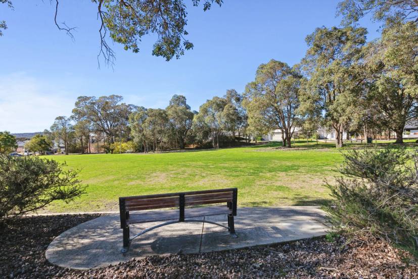 30 Barraberry Way, BYFORD, WA 6122 AUS