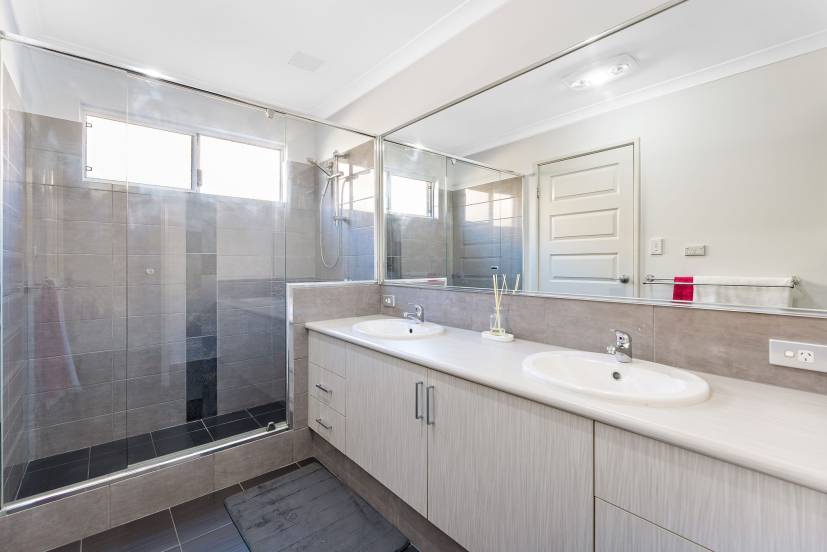 38 Hardey East Road, WATTLE GROVE, WA 6107 AUS