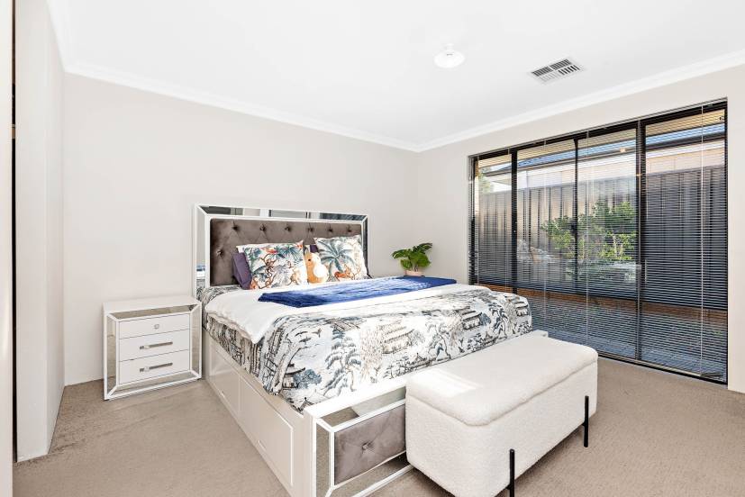 132 Rossiter Avenue, PIARA WATERS, WA 6112 AUS
