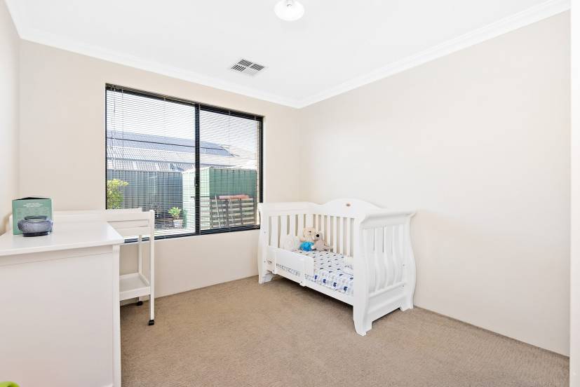 132 Rossiter Avenue, PIARA WATERS, WA 6112 AUS