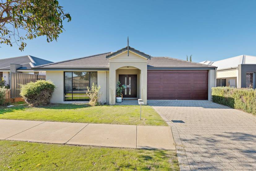132 Rossiter Avenue, PIARA WATERS, WA 6112 AUS