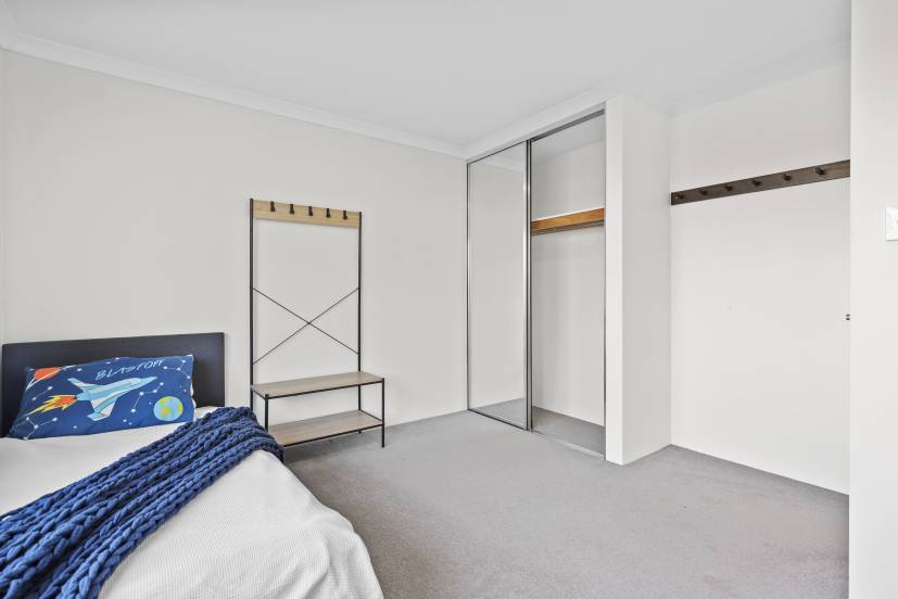 13 Napoli Avenue, PIARA WATERS, WA 6112 AUS