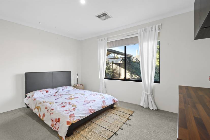 13 Napoli Avenue, PIARA WATERS, WA 6112 AUS
