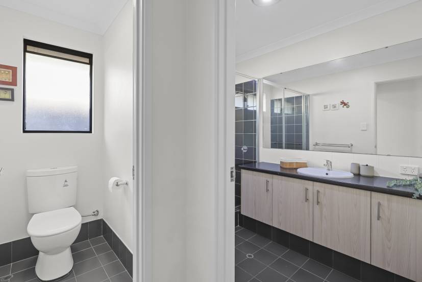 13 Napoli Avenue, PIARA WATERS, WA 6112 AUS